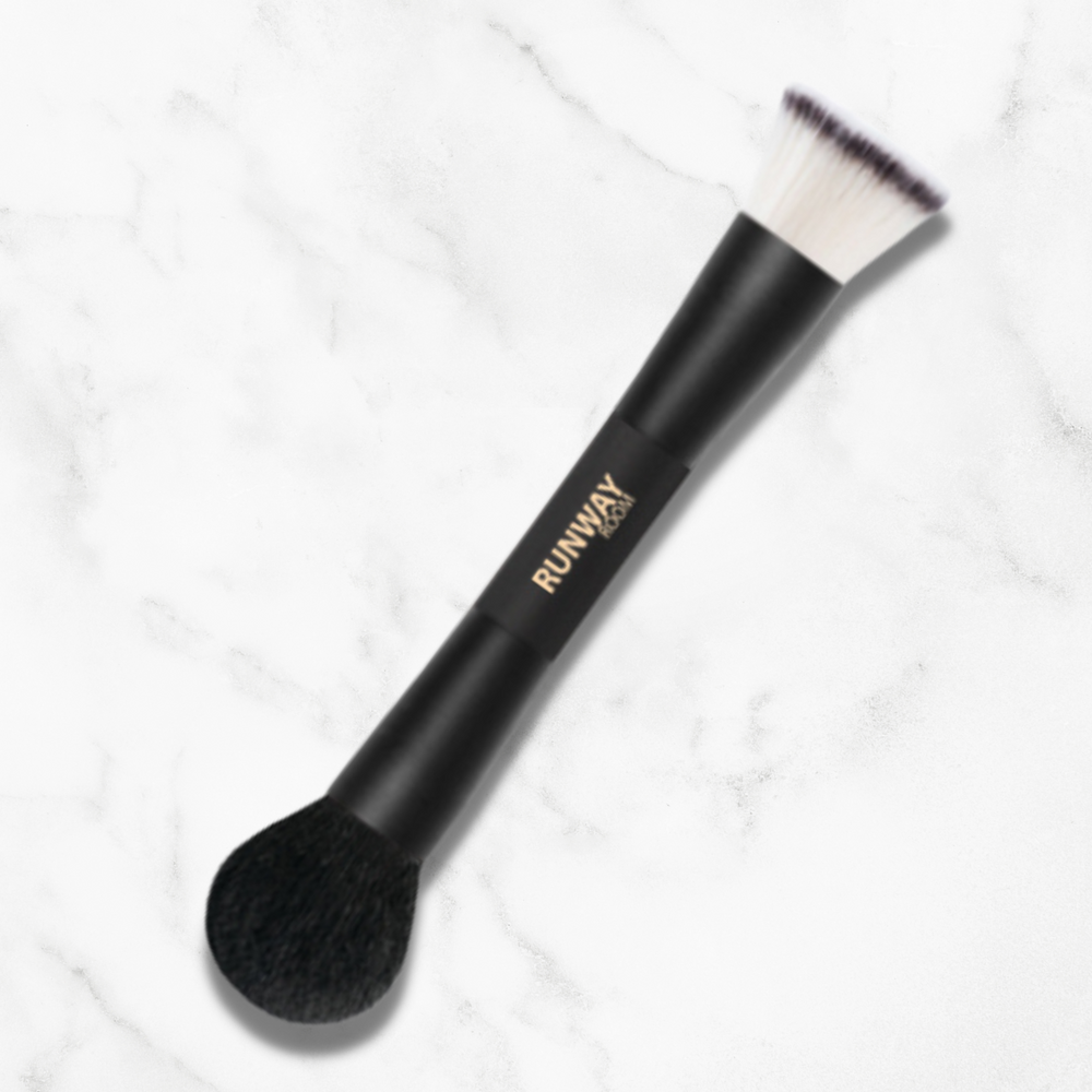 Face wand makeup brush by Runway Room